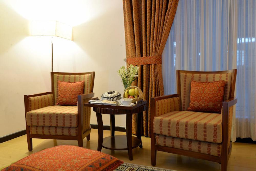 Park Lane Hotel Lahore Bagian luar foto