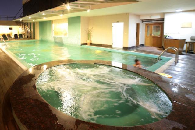 Park Lane Hotel Lahore Bagian luar foto