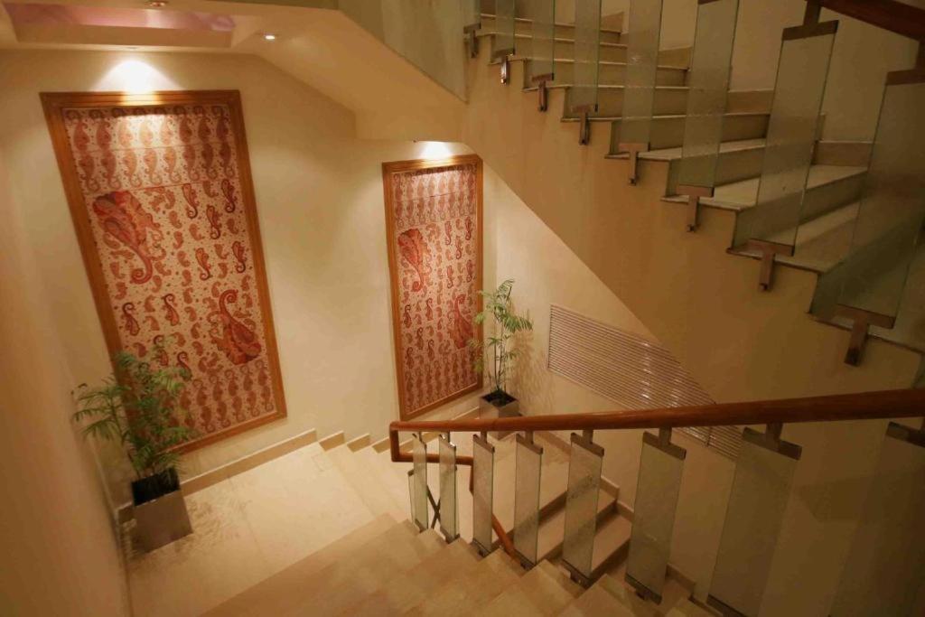 Park Lane Hotel Lahore Bagian luar foto