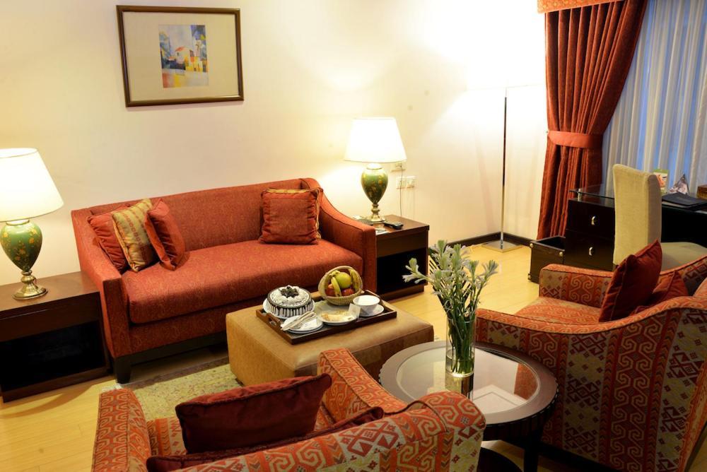 Park Lane Hotel Lahore Bagian luar foto